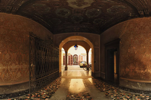 360 panorama of a Palazzo Gatehouse entry, Como, Italy