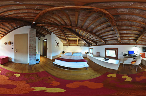 360 virtual tour panorama of a Venice wine resort hotel room.